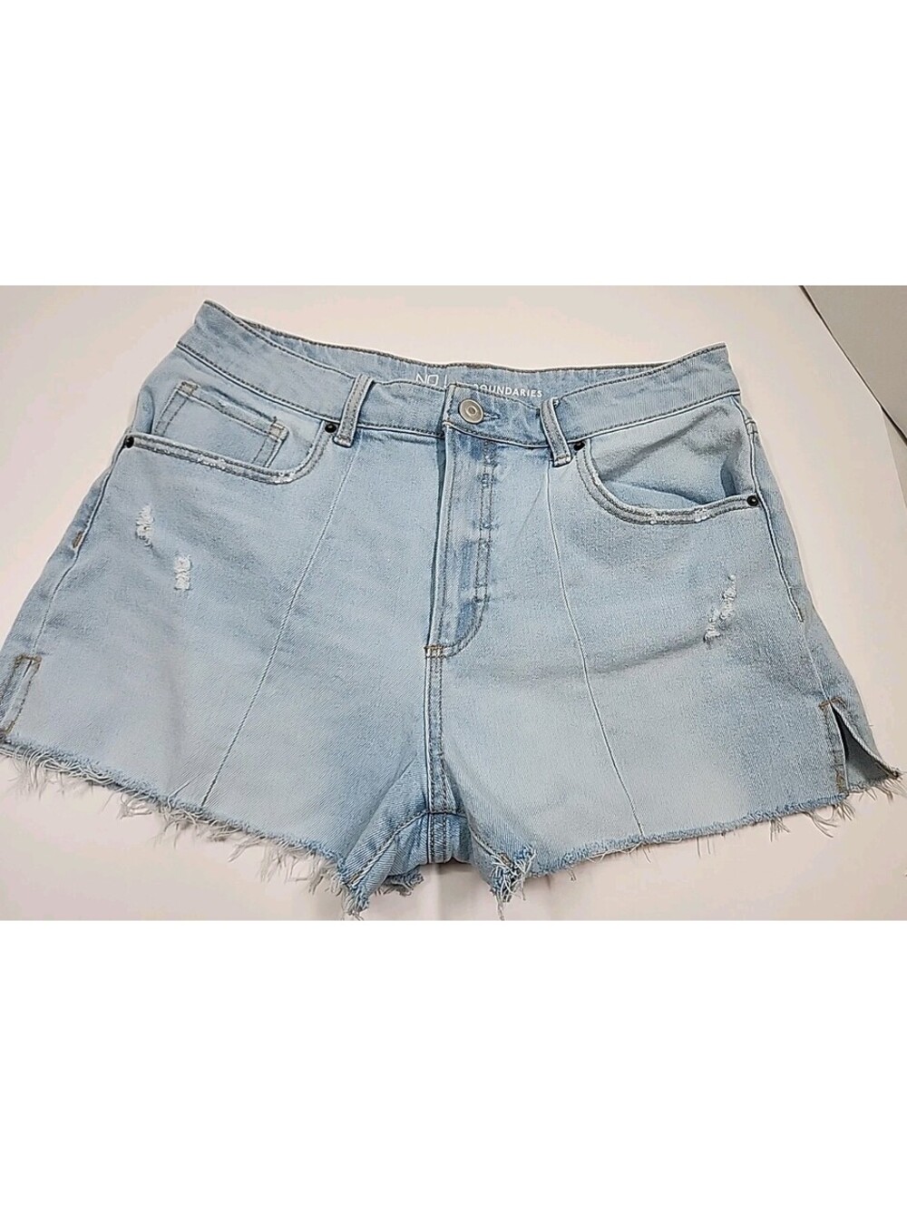 No Boundaries Light Blue Denim Cut Off Shorts Juniors Size 11, 2.5" Inseam